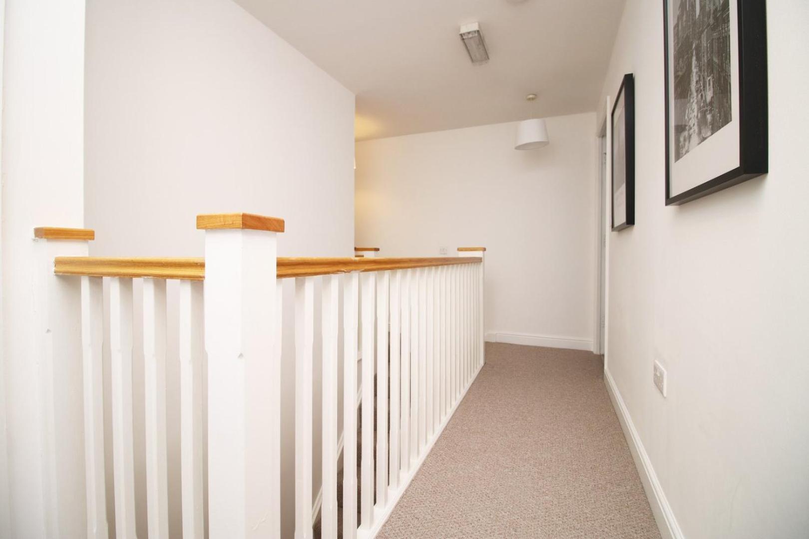 Spacious 5 Bedroom | With Fenced Backyard Newport Kültér fotó