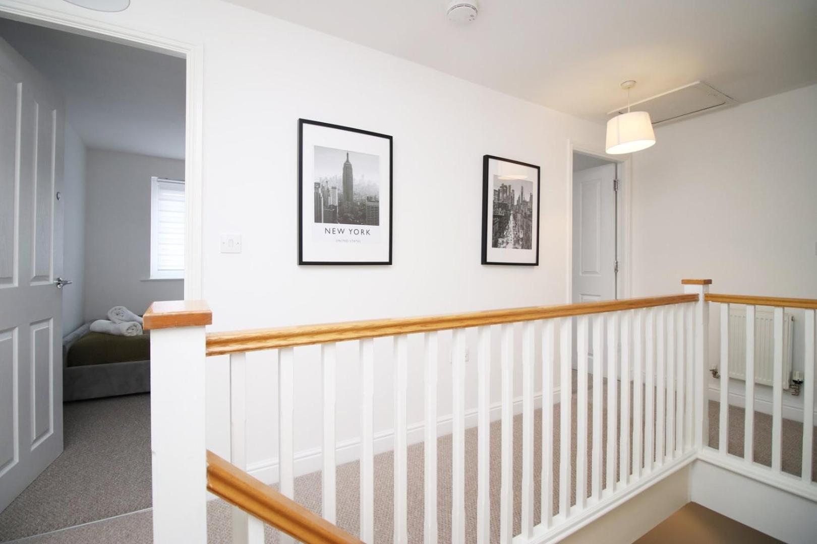 Spacious 5 Bedroom | With Fenced Backyard Newport Kültér fotó